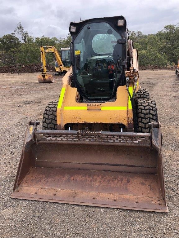 0.69ct Radiant Natural Emerald - Oval Cut