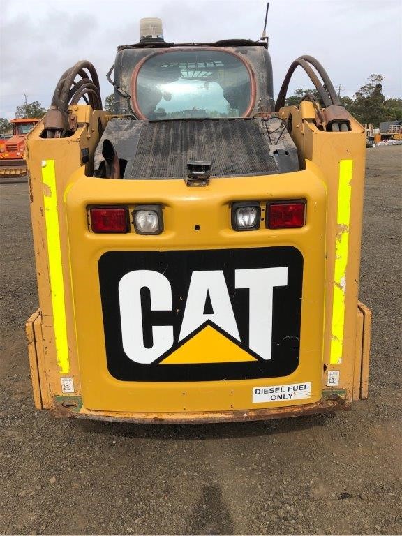 1.51ct Radiant Natural Emerald - Oval Cut