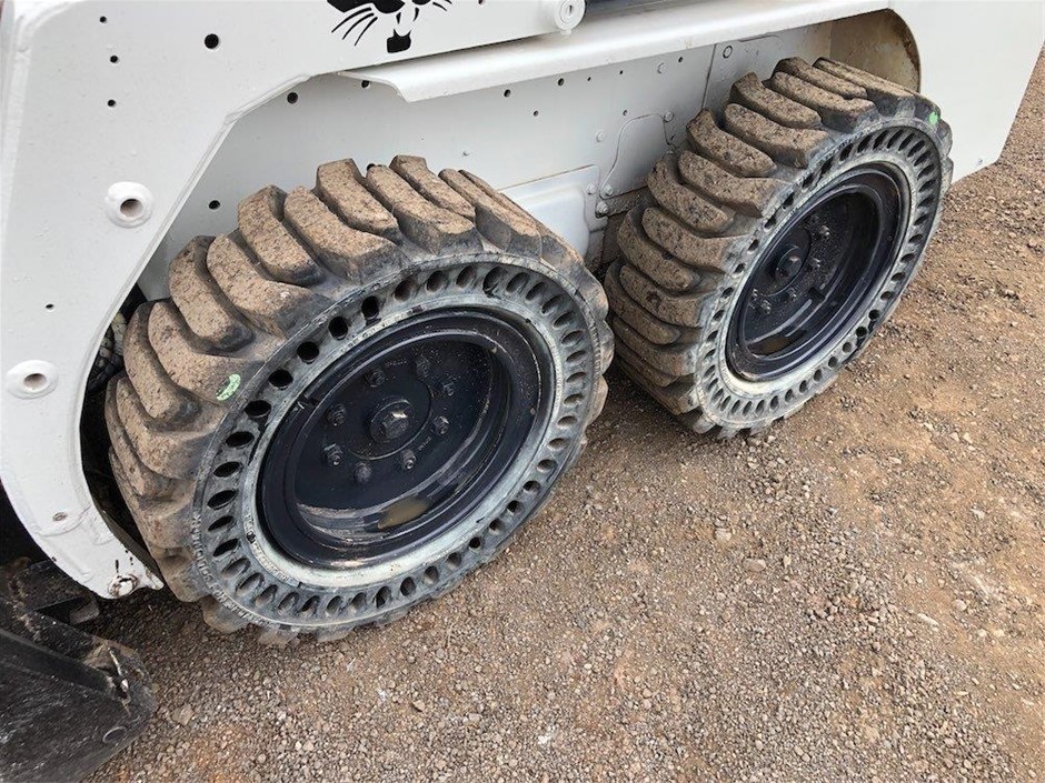 1.29ct Radiant Natural Emerald - Oval Cut