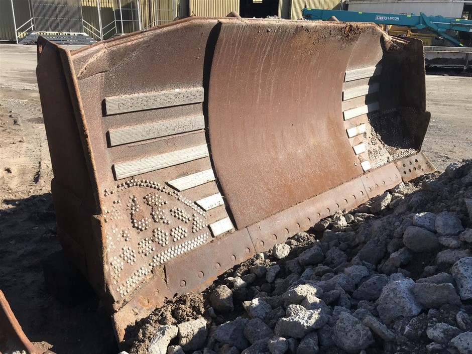 McGuigan’s “Shareholders” Shiraz 1997 (1x 1.5L)Hunter Valley