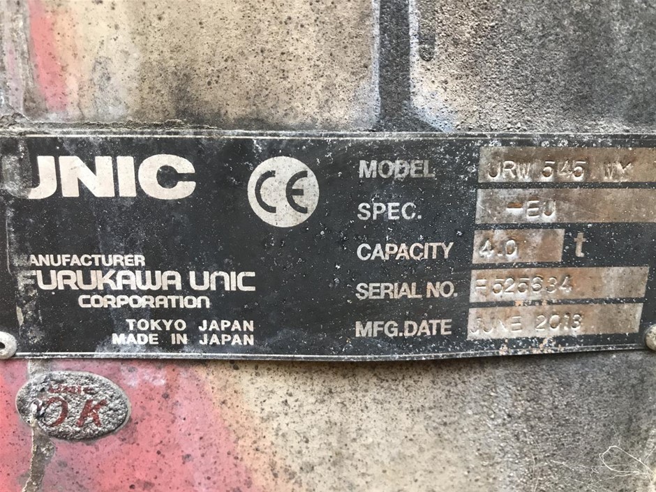 REVLON One Step Volumiser Blowout Brush and Root Booster, Black.