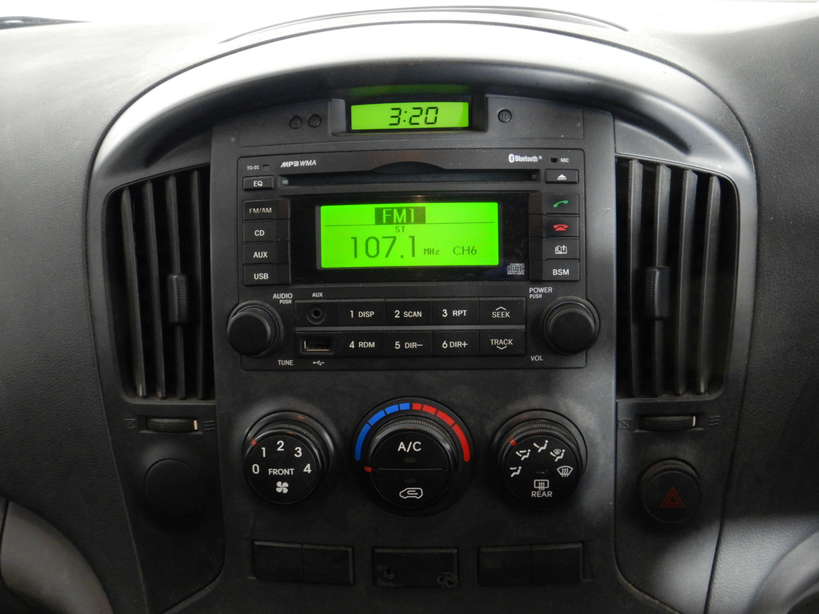 1.00 Carats Brilliant Polish Round Cut White Diamond CVD-Not Certified