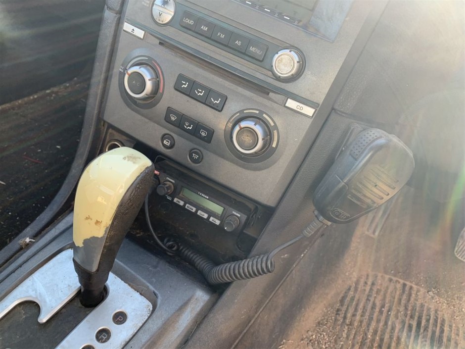 7-8mm White Pearl & White Baroque Pearl Glam Pendant.