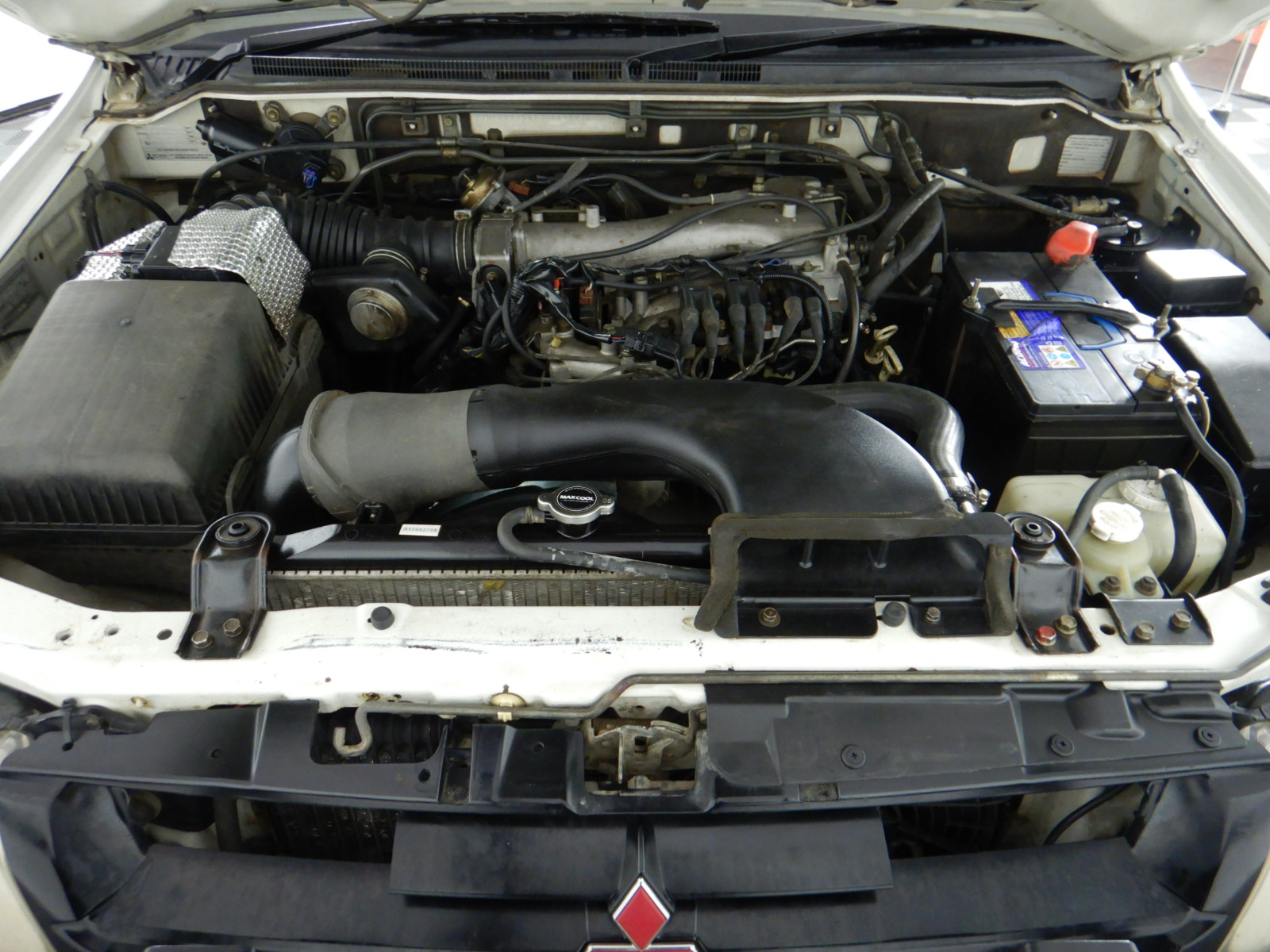 VQ Hepburn MK II Radio Battery Pack, Colour: Cream, Model: LB6600/AUS. NB: