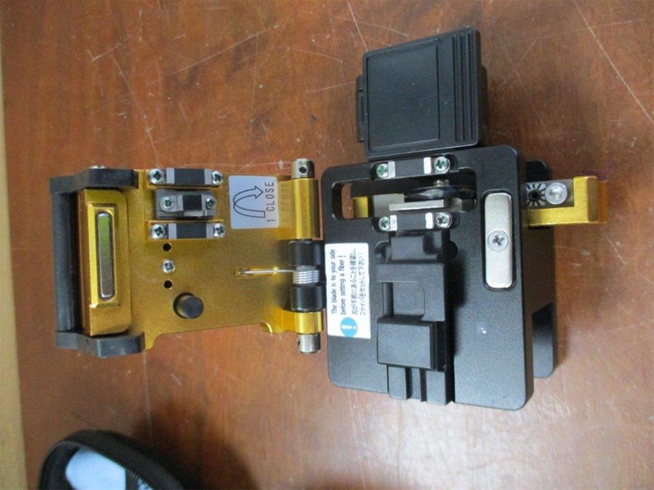 PHILIPS Oscillating Tower Fan 5000 Series, 105cm Slim Design, Remote contro