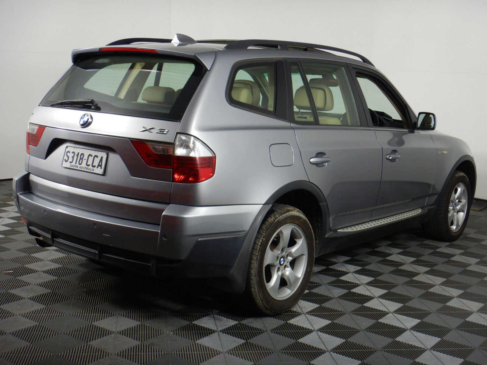 AURORA Lighting Solar Globe Light.