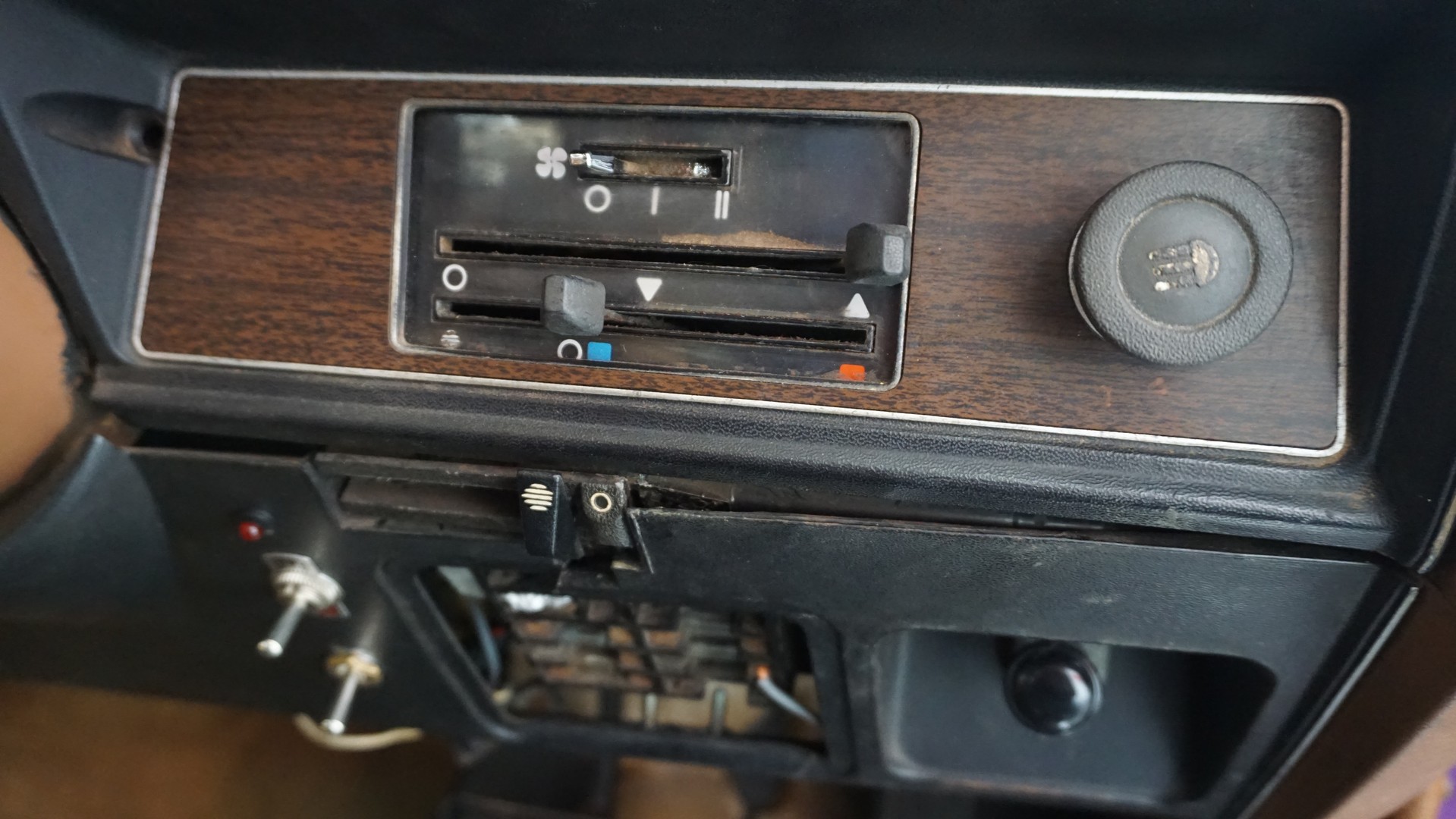 2 x NEUTROGENA Deep Clean Hydrating Cleanser, 150g.