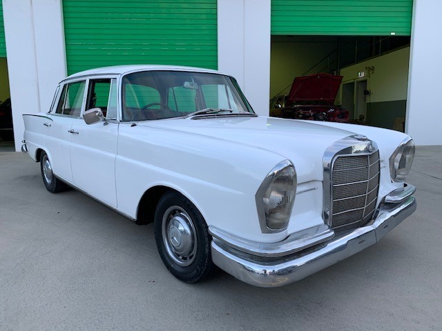 Anko 110cm Tower Fan and Assorted Makeup/Beauty Products