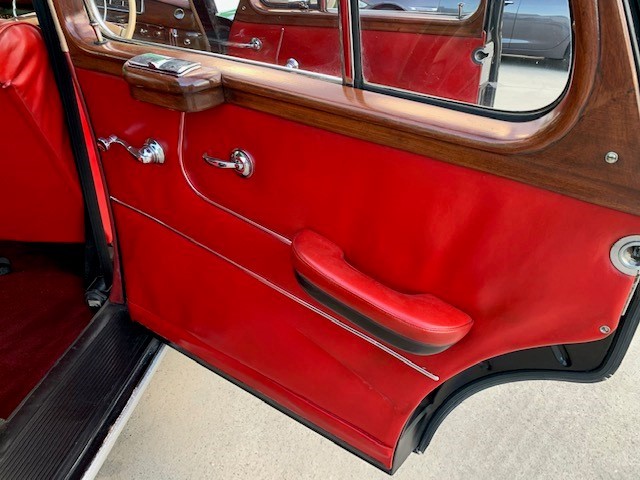 1966 Australia Silver Queen Elizabeth coin & 0.10 Xag silver bar x 4