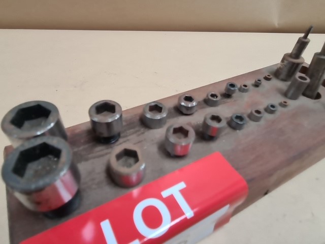 1 OZ 1948-215 FX, The First Holden Coin/token Finished in 999 Fine Silver