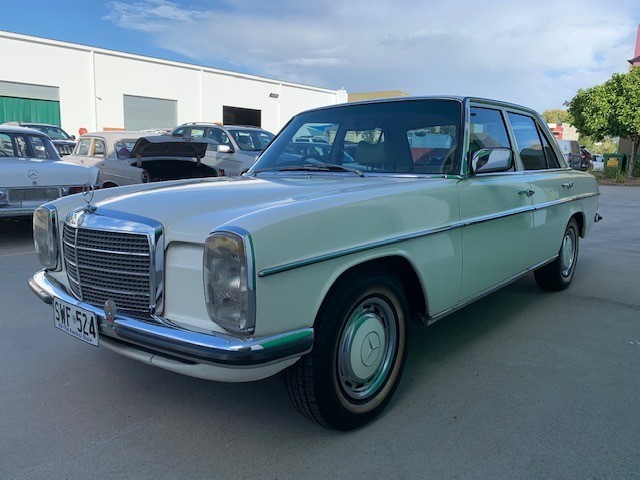 1966 AUSTRALIA FIRST & LAST QUEEN ELIZABETH SILVER ROUND FIFTY CENTS