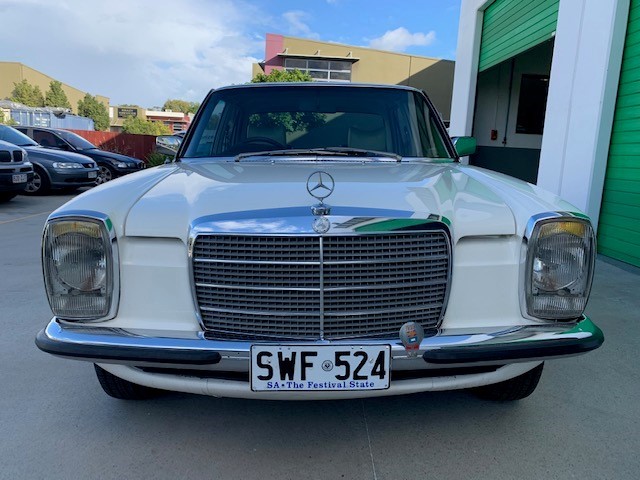 2016 UNC 50c HOLDEN HERITAGE COLLECTION HQ Kingswood COIN ON CARD