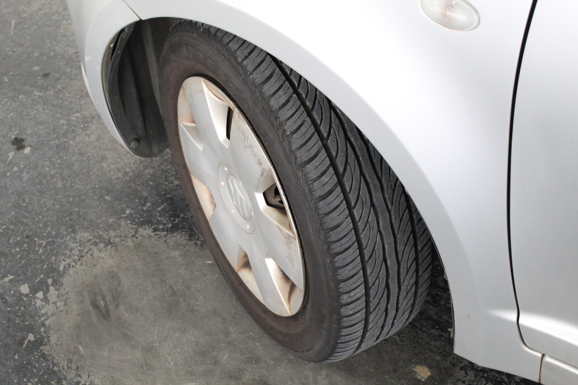 1966 AUSTRALIA FIRST & LAST QUEEN ELIZABETH SILVER ROUND FIFTY CENTS