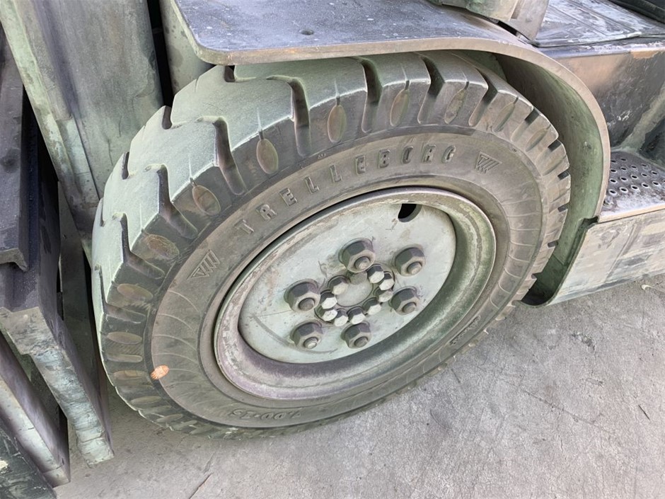 & Baroque Pearls with Peridot Real Platinum Plated Necklace