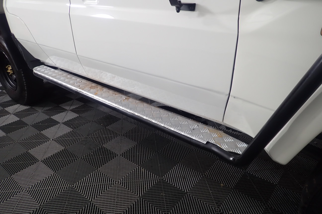 Wolf Blass Red Label Shiraz Grenache (6x 750mL), SEA.