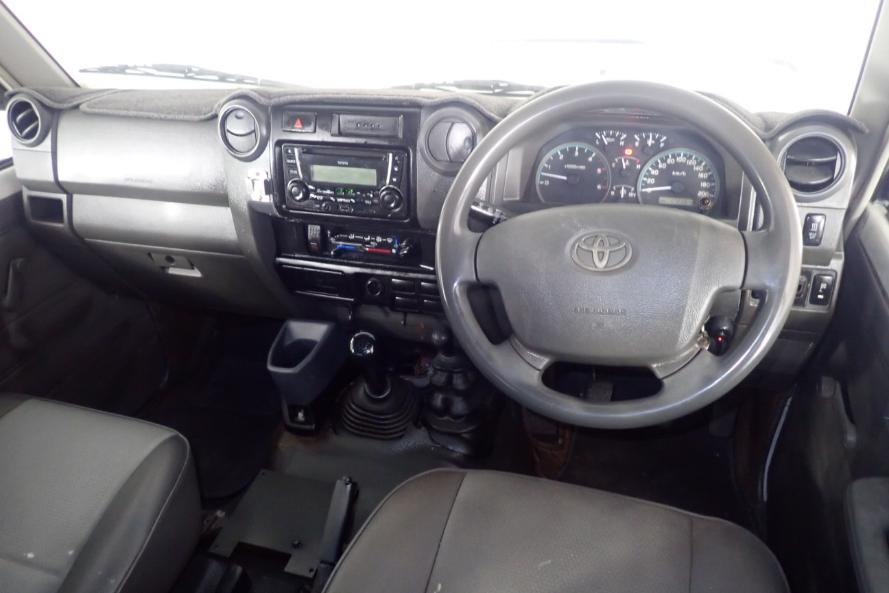 Wolf Blass Yellow Label Merlot (6x 750mL).