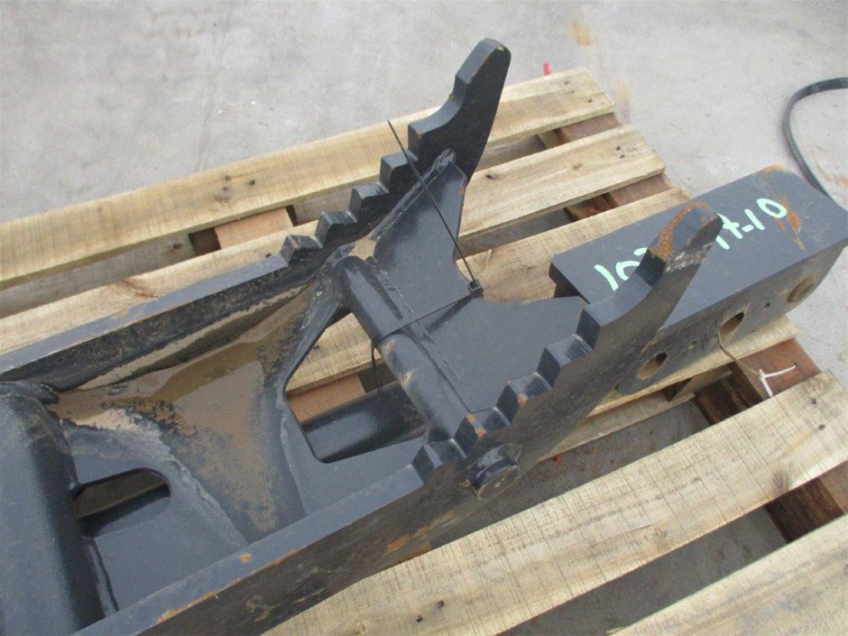 Brokenwood Cricket Pitch Red Cab Blend (6x 750mL).