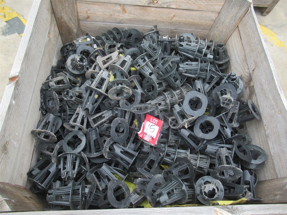 Little Giant Pinot Noir (6x 750mL).