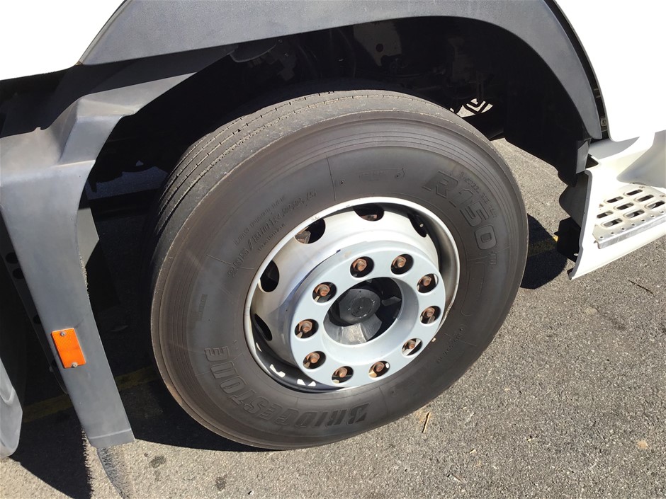 Unisex Black Volcanic Lava Rock Beaded Crystal Initial "H" Bracelet -Yellow