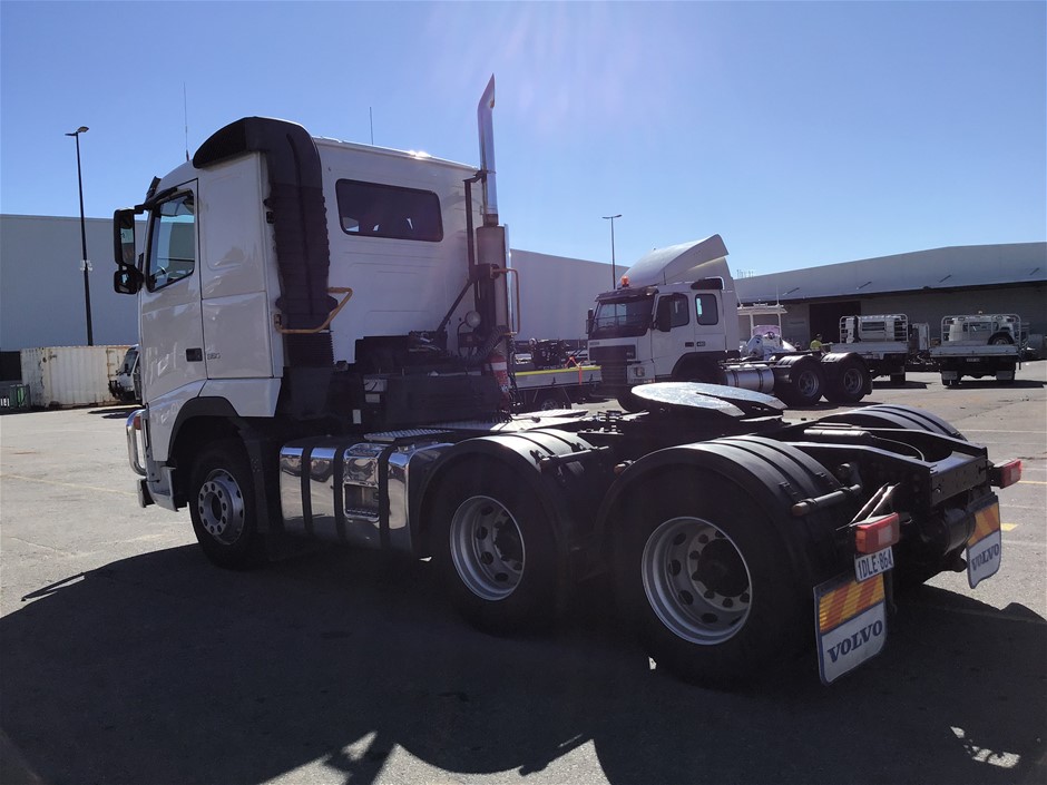 Unisex Black Volcanic Lava Rock Beaded Crystal Initial "F" Bracelet -Yellow