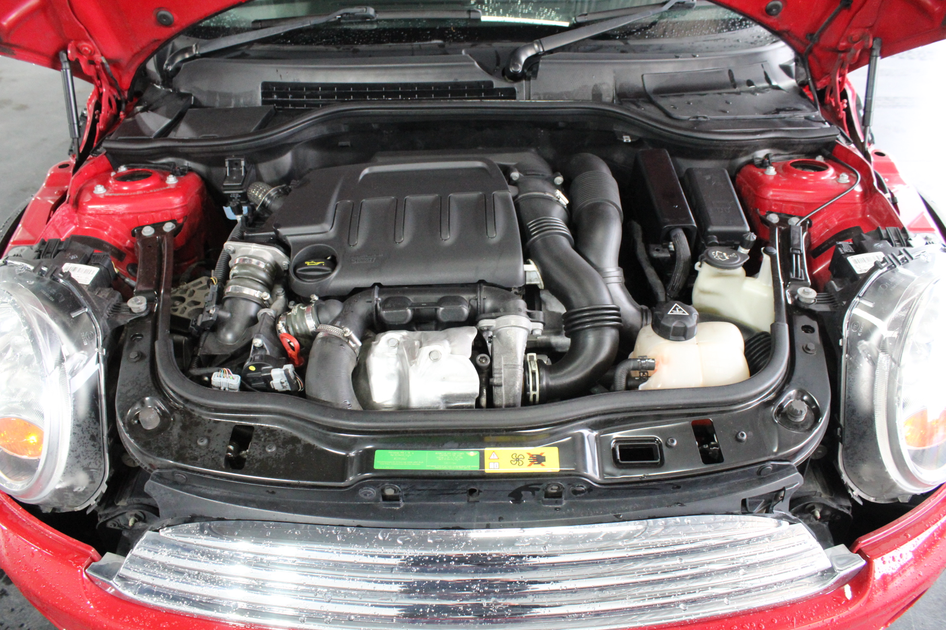 Fishbone Black Chardonnay 2025 (6x 750mL), Margaret River.