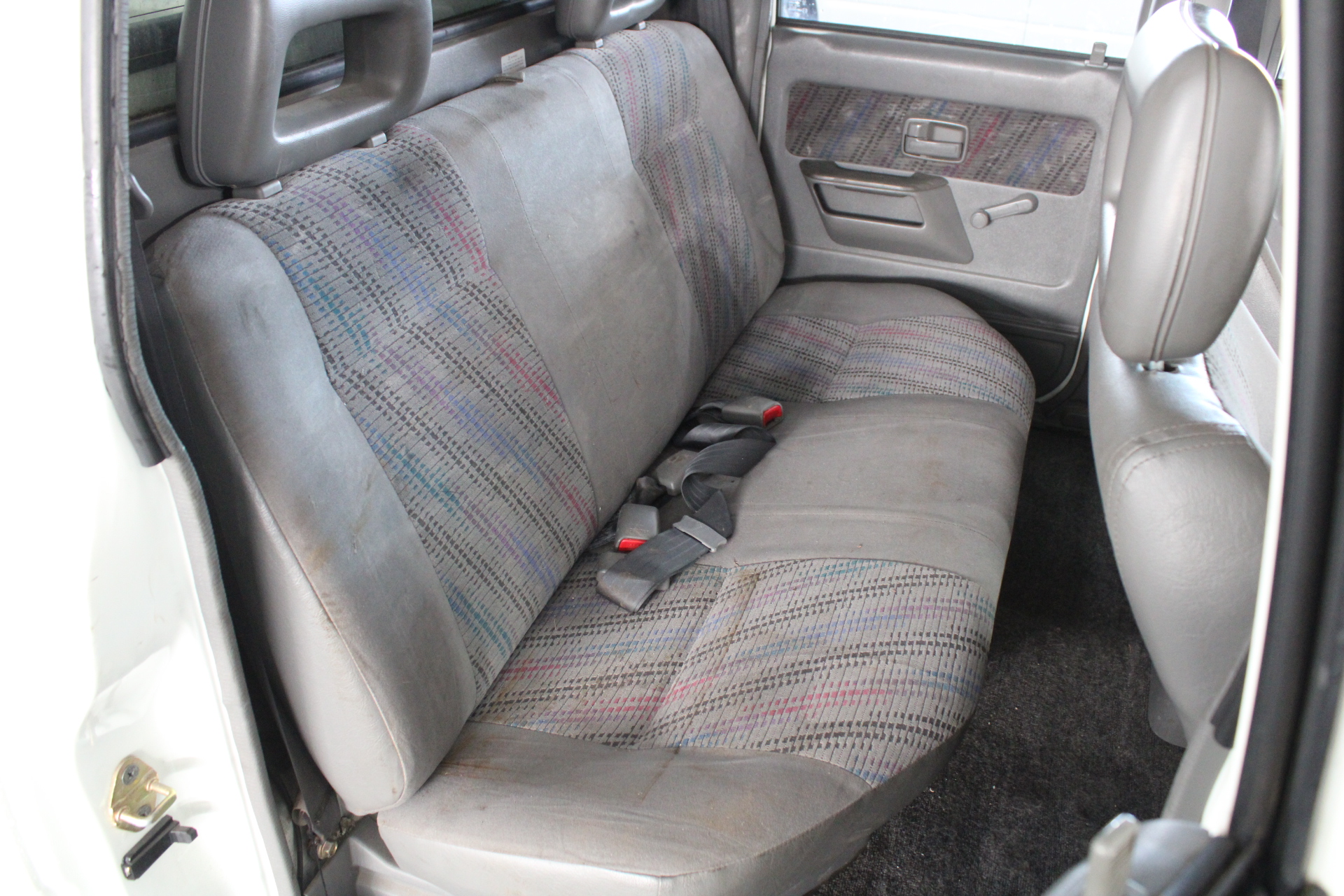 3 x DOMETIC Mounting Hardware Kits, White, 385311652.