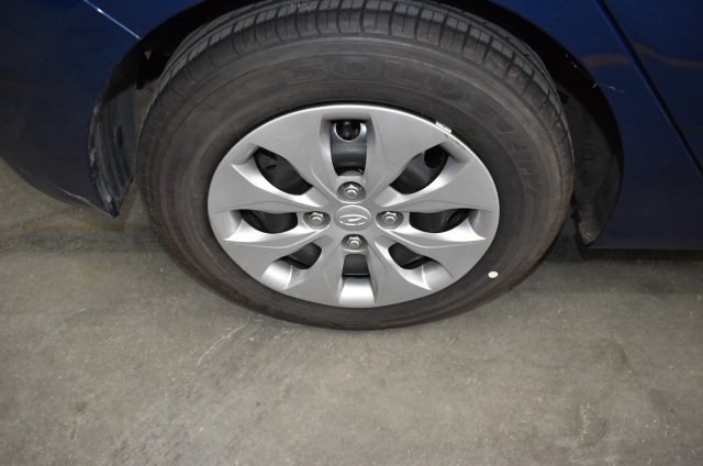 SANDISK Ultra Shift USB 3.0 Flash Drive, 64GB.