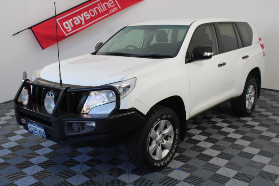 925 Sterling Silver Wide Band Simulated Diamond Ring - Size 7