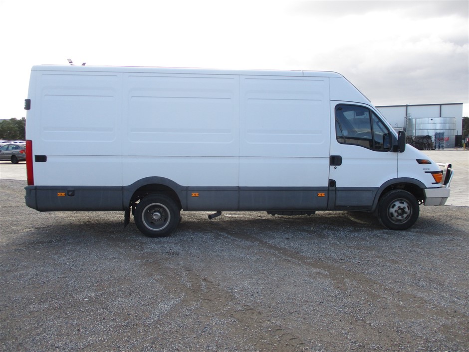 0.50ct Round Cut GRA Certified Moissanite 925 Silver Pendant Necklace