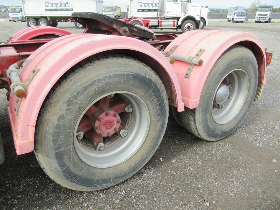 925 Sterling Silver Simulated Diamonds Hollow Heart Pendant Necklace
