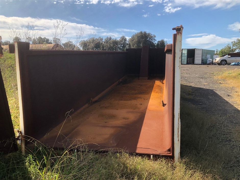 Elegant Simulated Diamonds 925 Silver Tennis Bracelet