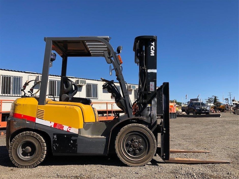 1966 Australia silver 50 cents in box UNC x 2 & 1 Gram Germania Silver bar