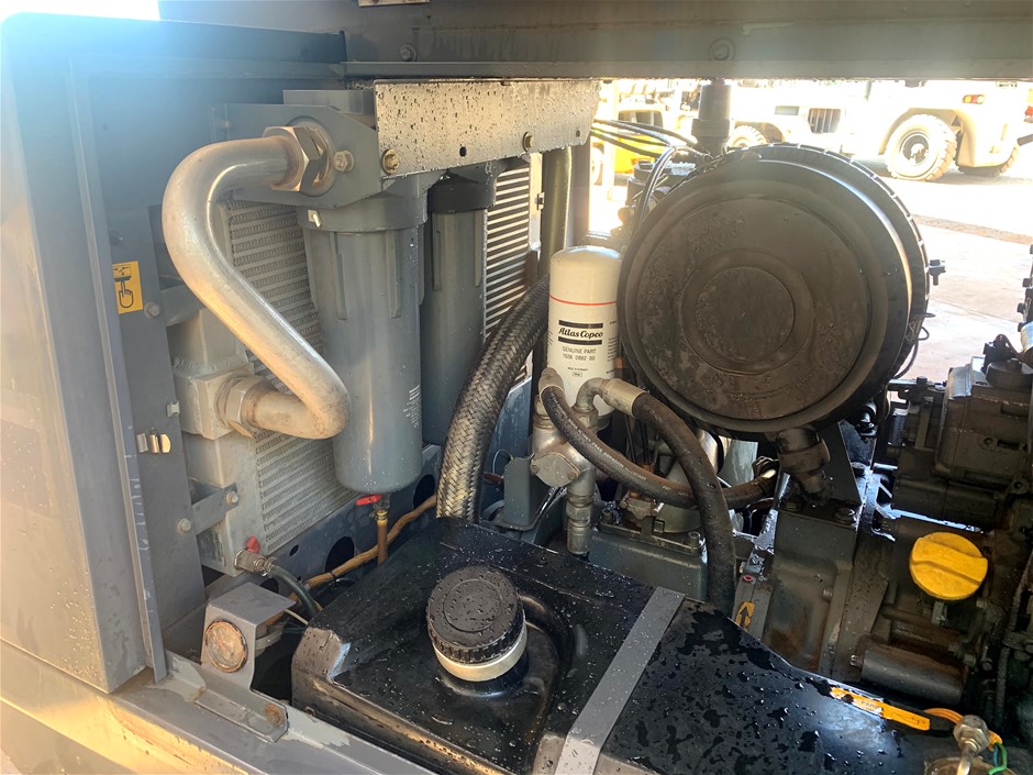 11.49 Carat black oval shape Ethiopian Opal USD 1,723.50