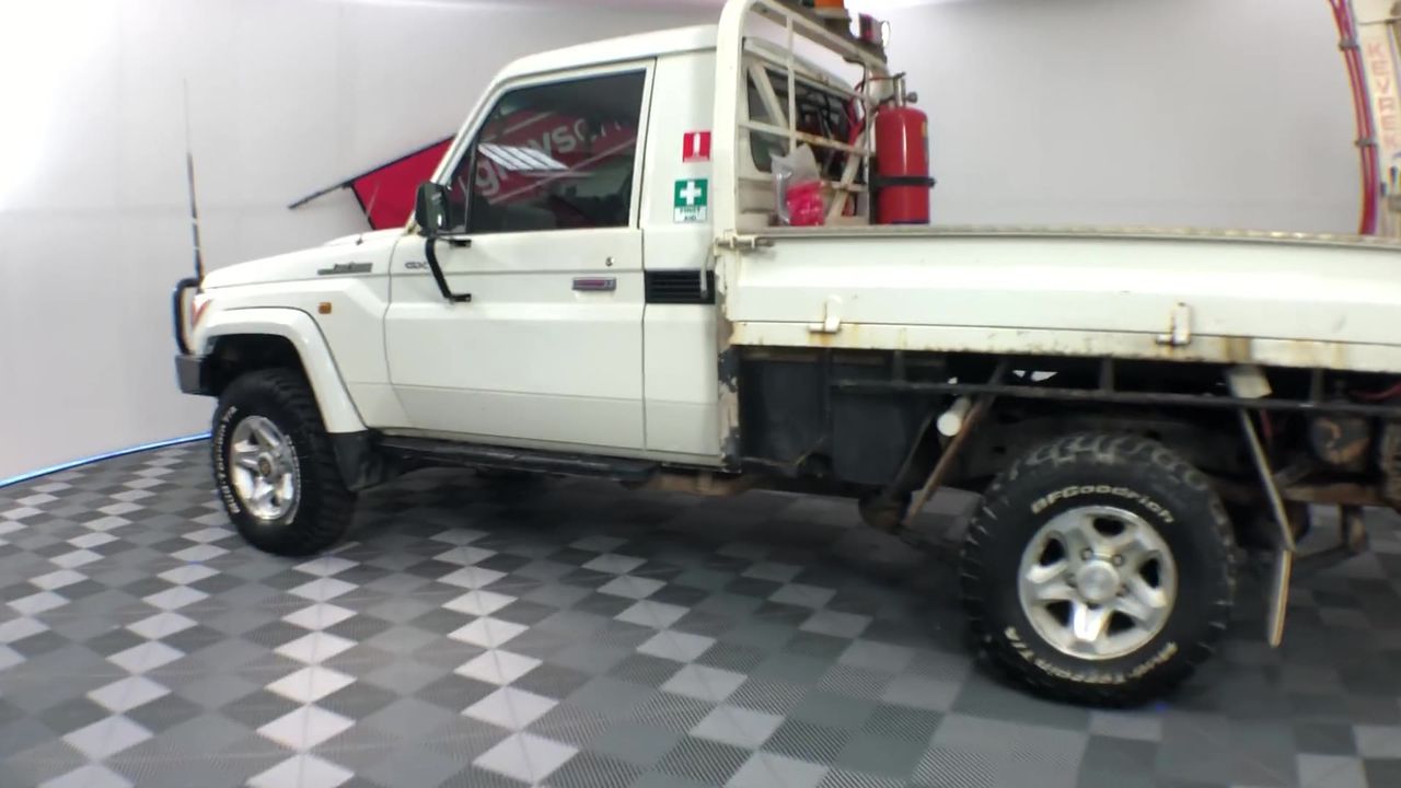 Vial full of Gold Leaf/Flake