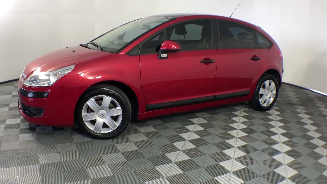 END OF LEASE AUCTION: mixed lot of headphones