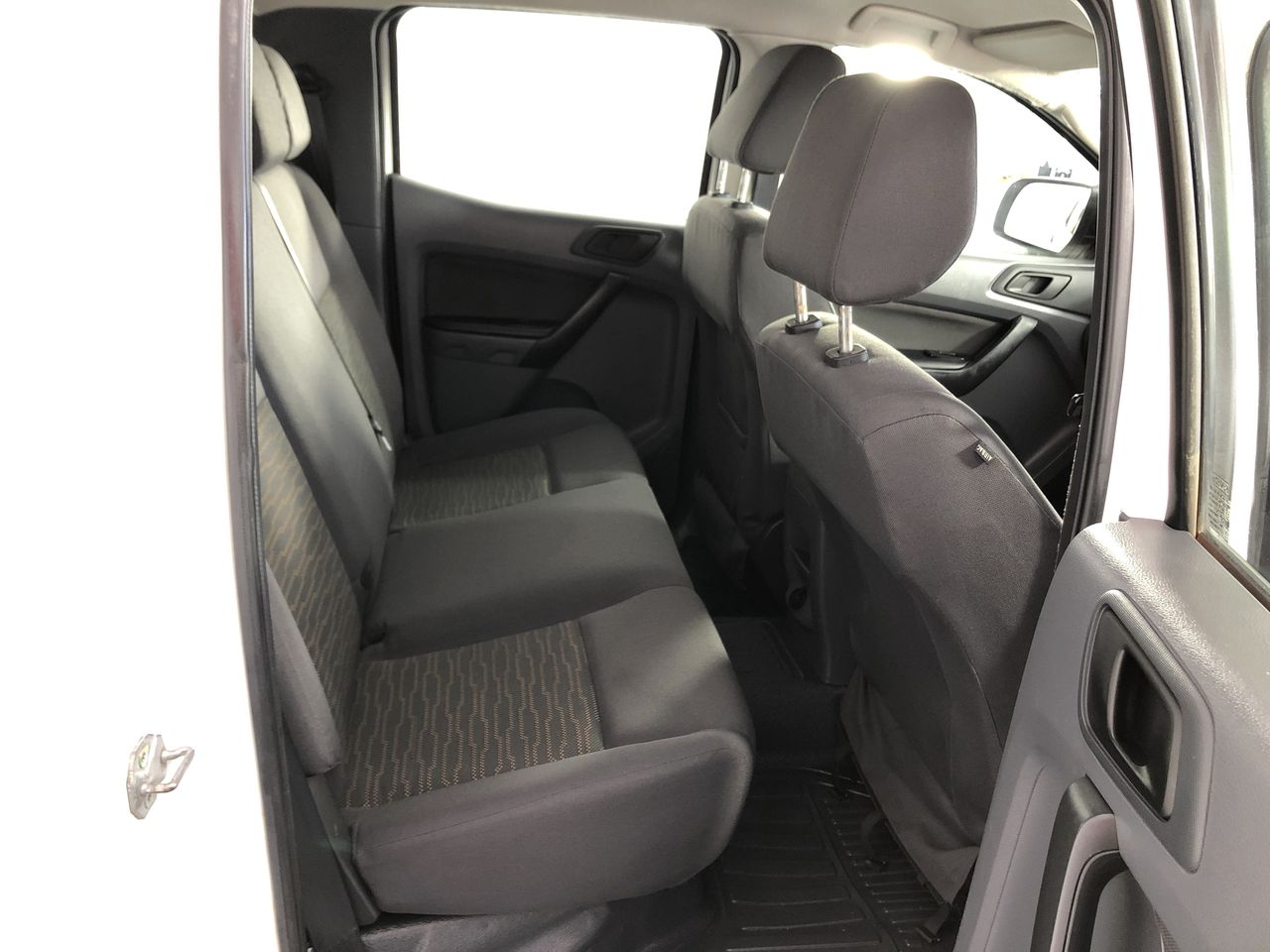 END OF LEASE AUCTION: mixed lot of dyson vaccum cleaners