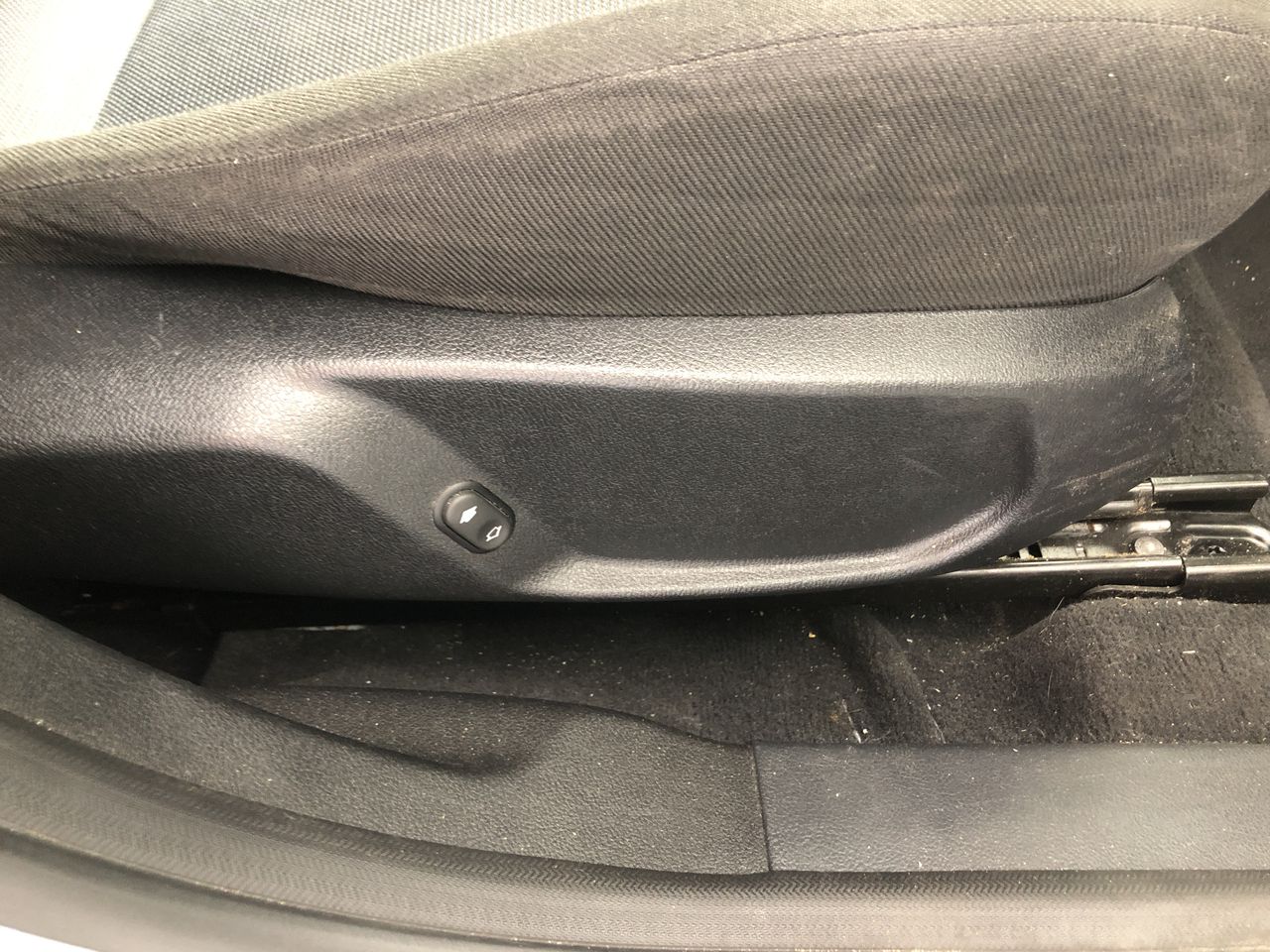 Bradman 5 Dollar Bi Metal Coin on Card of Issue 1996 Issued by RAM