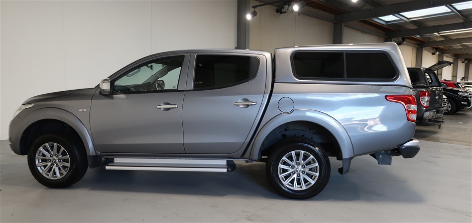 2022 Queen Elizabeth Platinum Jubilee Gold plated Medallion