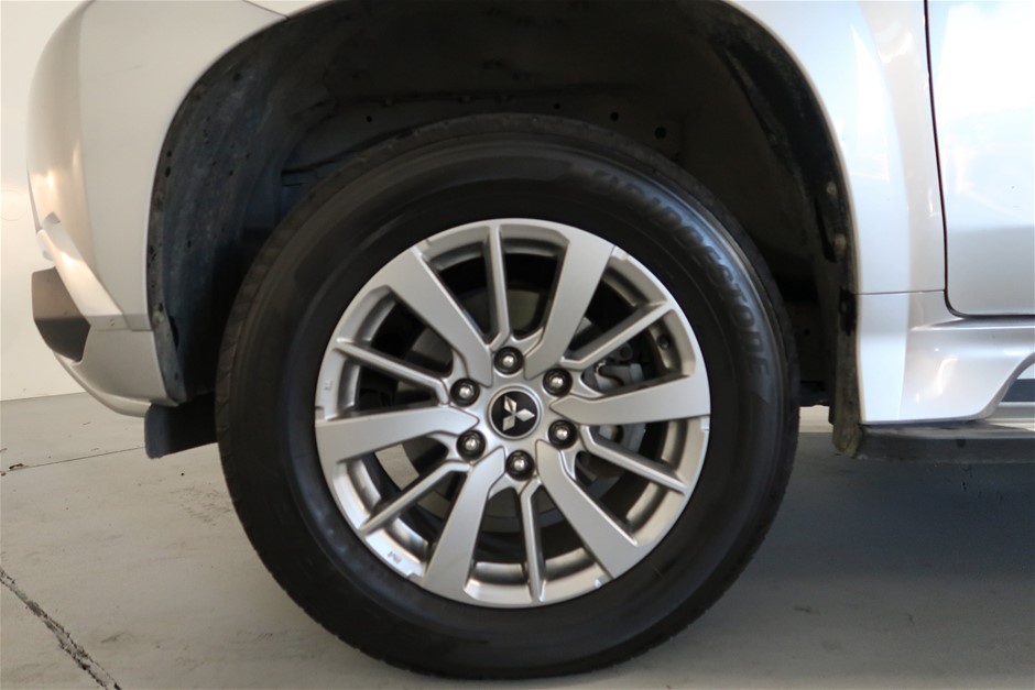 Rawson's Retreat Semillon Sauvignon Blanc (6x 750mL).