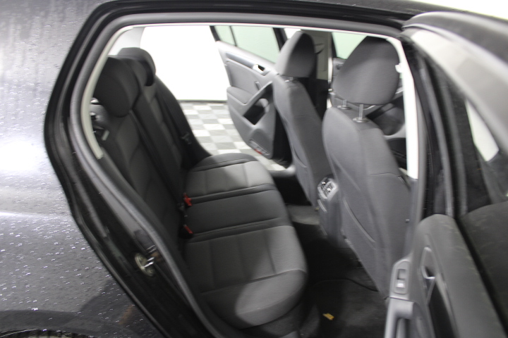 Circle of Friends Pink Moscato Slimline Cans NV (24x 250mL) Limestone Coast