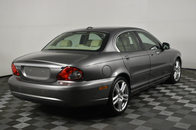 Massoni El Nino Pyrenees Shiraz 2017 Cleanskin (12x 750mL), Pyrenees, VIC.