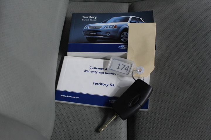 Wolf Blass Red Label Semillon Sauvignon Banc (6x 750mL)