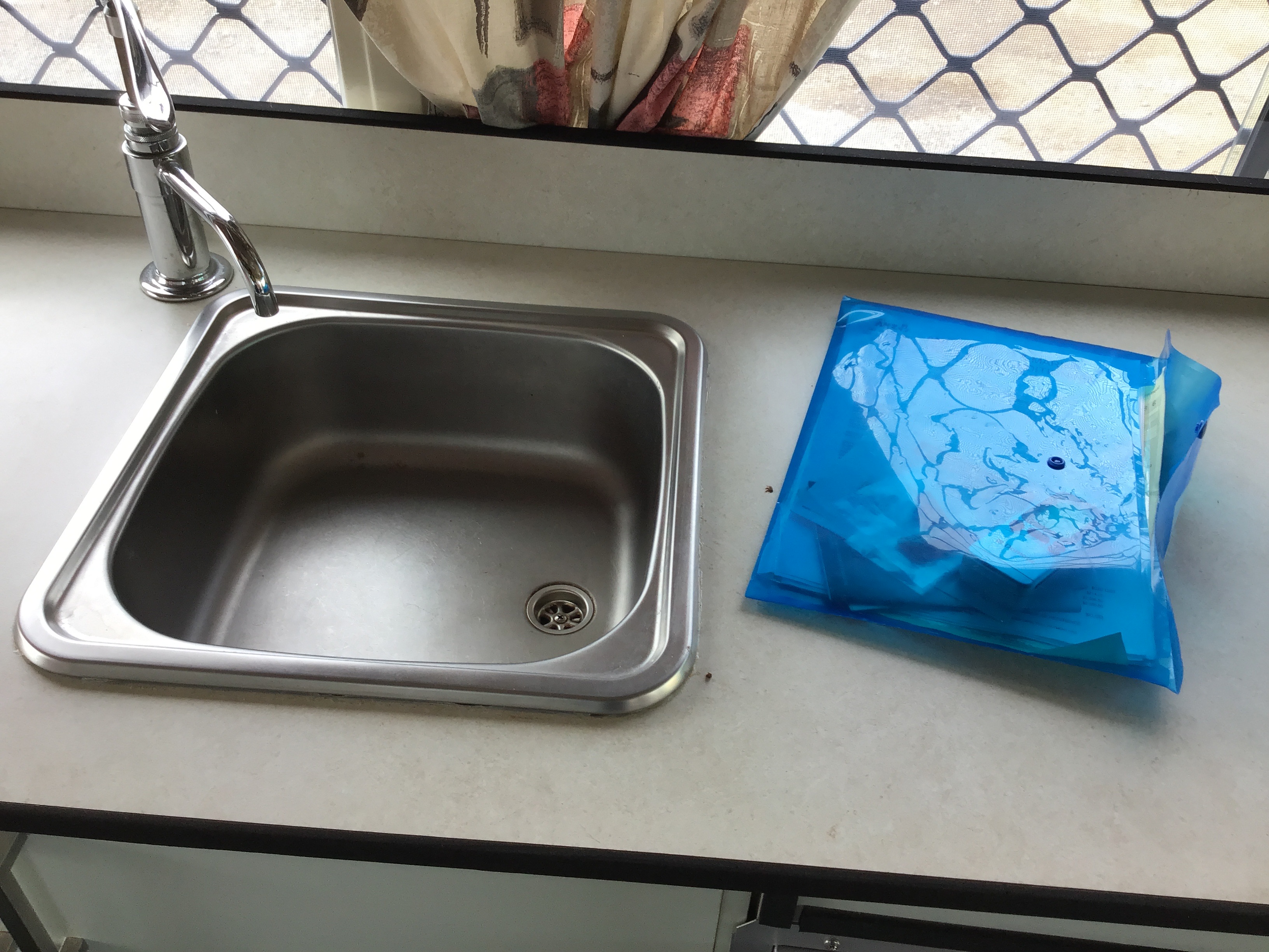 0.53 Ct - 2 Pcs Emerald