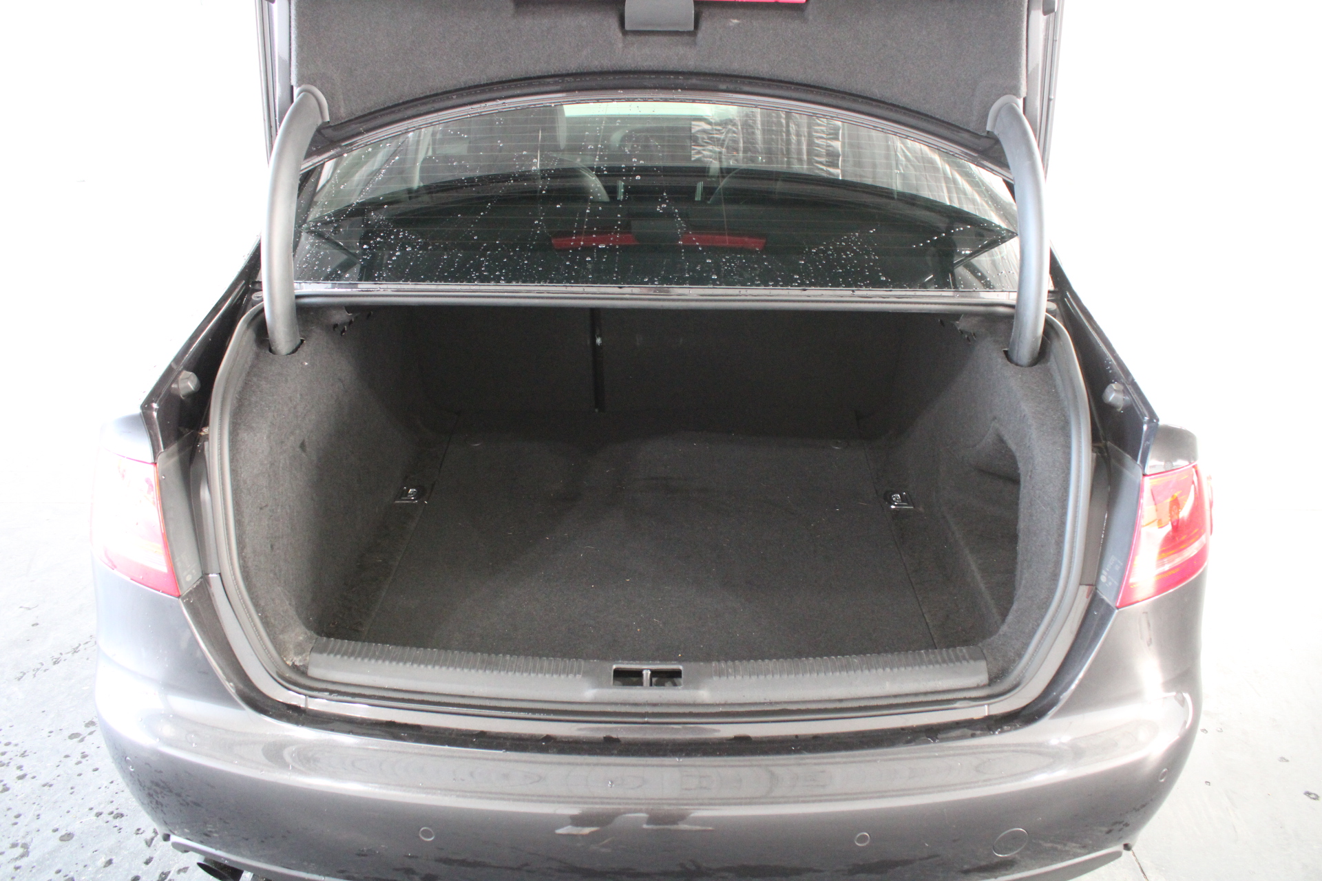 Quantity of 4 17.5-25 Earthmoving Tyres(Unused)