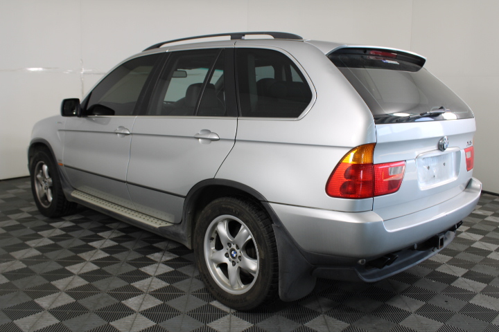 New in Packaging T8 LED Tubes with Sensor - Qty 25