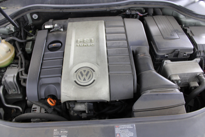 Bradman 5 Dollar Bi Metal Coin on Card of Issue 1996 Issued by RAM