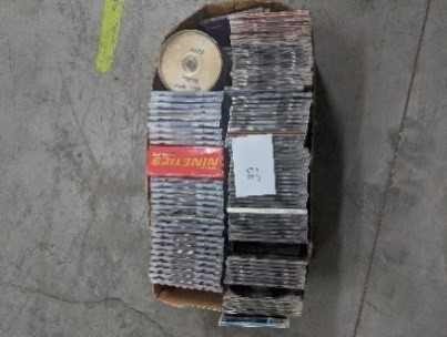 Australia: 2012 Two Dollars QEII Remembrance $2