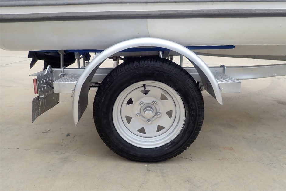 1966 Australia silver 50 cents in box UNC x 2 & 1 Gram Germania Silver bar