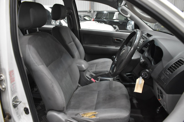 1/100 Scottdale x 2, 1 gram Valcumbi silver bars x 2 & 1 Kilo Copper Bar