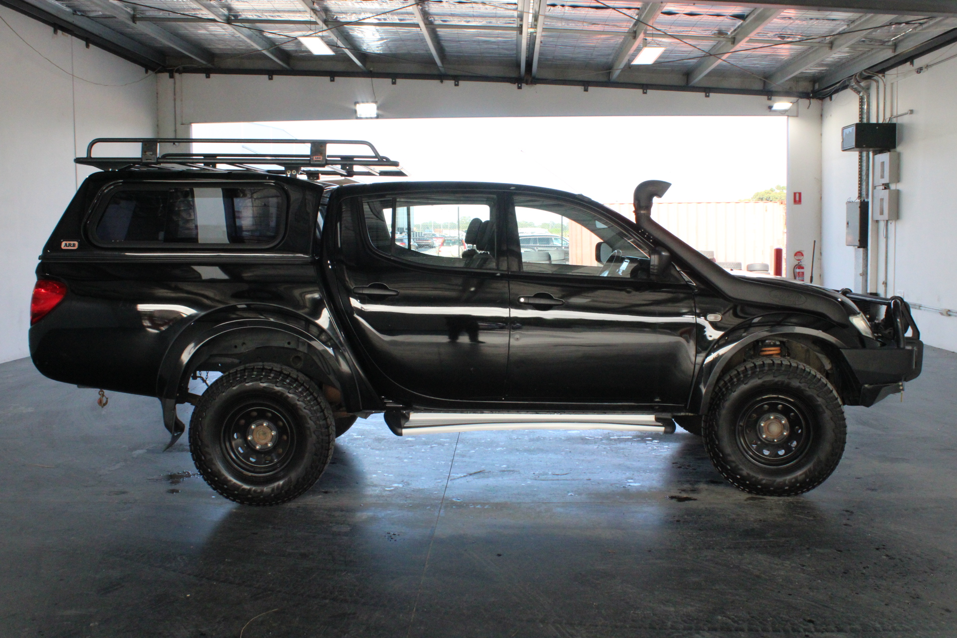 2 Carat round 2 white diamond each CVD Uncertified